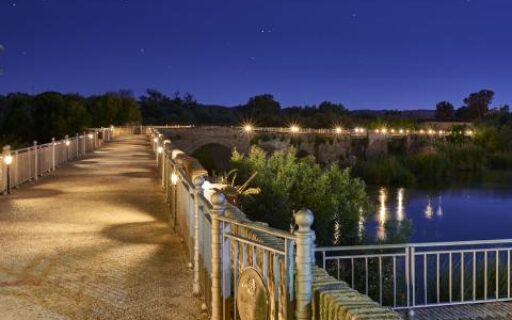 foto turismo puente viejo
