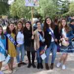 El desfile de la Mondilla vuelve a superarse con casi 2.800 participantes que aseguran el mantenimiento de la tradición y la identidad para el futuro