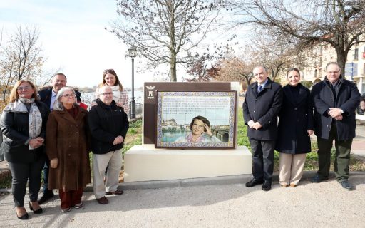 El alcalde Jose Julian Gregorio inaugura el mural dedicado a Carmen Laforet Paseo de las Letras Talavera de la Reina