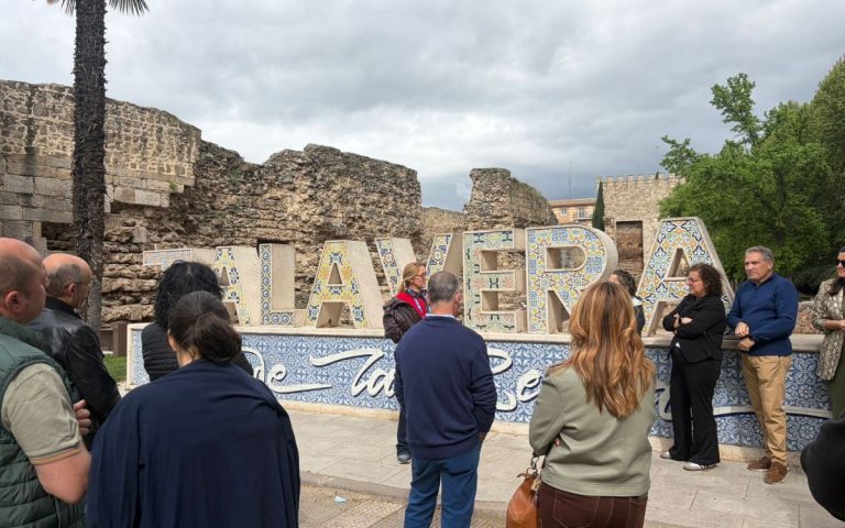 fin hola ceramica talavera